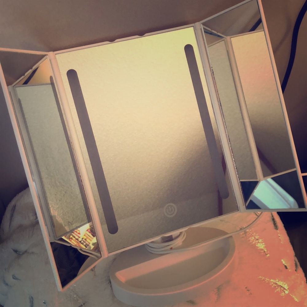 Makeup mirror!